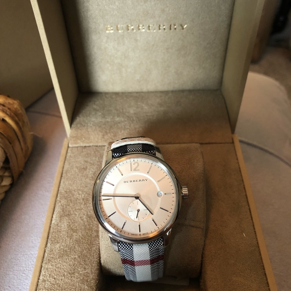 Brand new Mens Burberry The Classic Horse-ferry Stainless Steel Mens watch